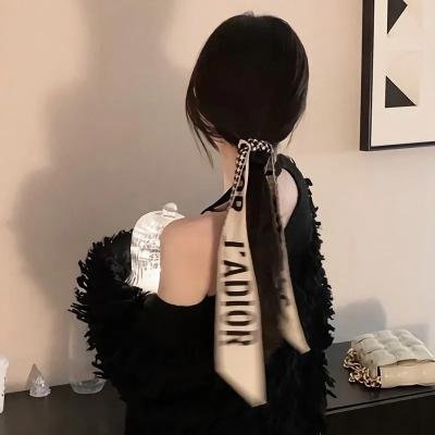 我才不要和人类恋爱呢